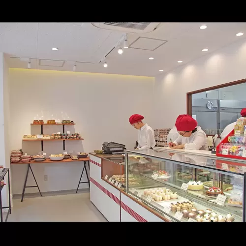 白×シンプル北欧テイスト ケーキ＆焼き菓子店のサムネイル